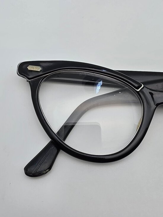 Vintage Gloss Black White Cat Eye Eyeglasses Frame USA 44-20-128 main image 4